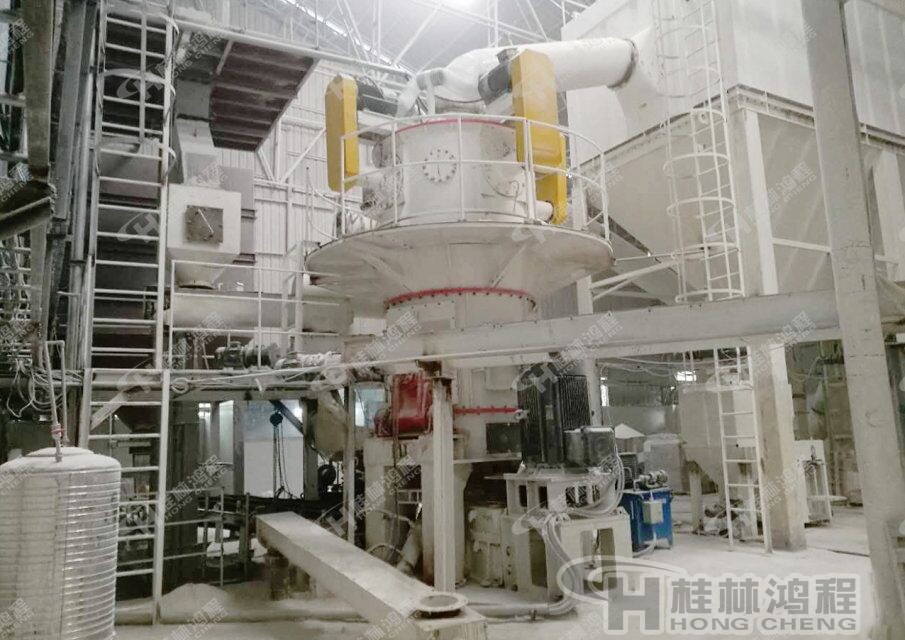 HLMX1100高純石英砂磨粉機(jī)推薦設(shè)備，桂林鴻程環(huán)保磨粉機(jī)，HLMX超細(xì)立式磨粉機(jī)