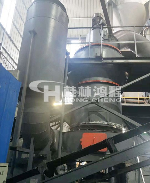 4R4121煤質(zhì)活性炭雷蒙磨粉機(jī)生產(chǎn)線(xiàn)寧夏某客戶(hù)廠(chǎng)家現(xiàn)場(chǎng)圖
